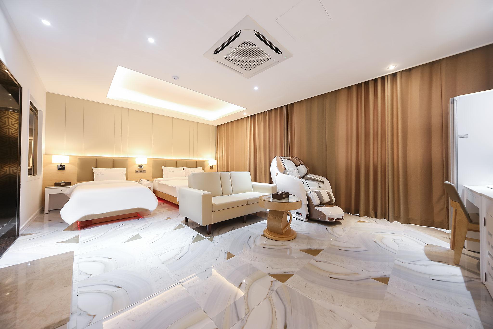ROYAL, TWIN BEDS