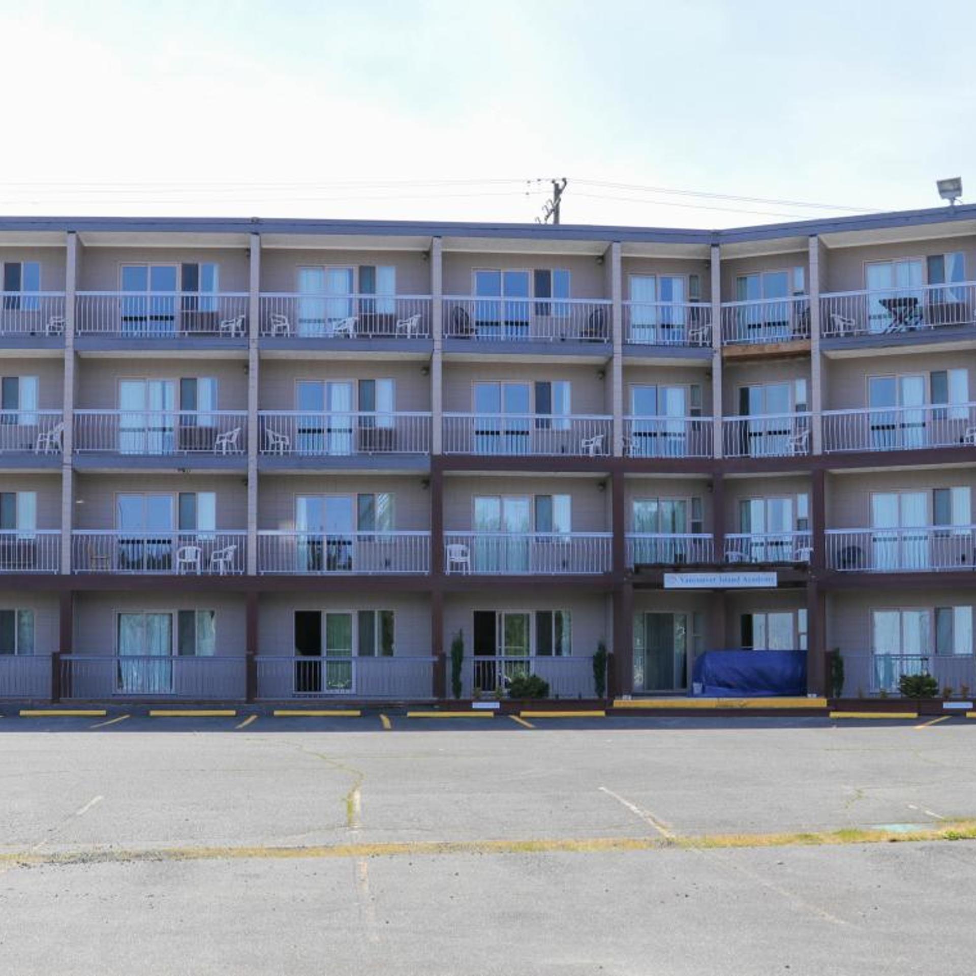 Waterfront Suites And Marina 2/29