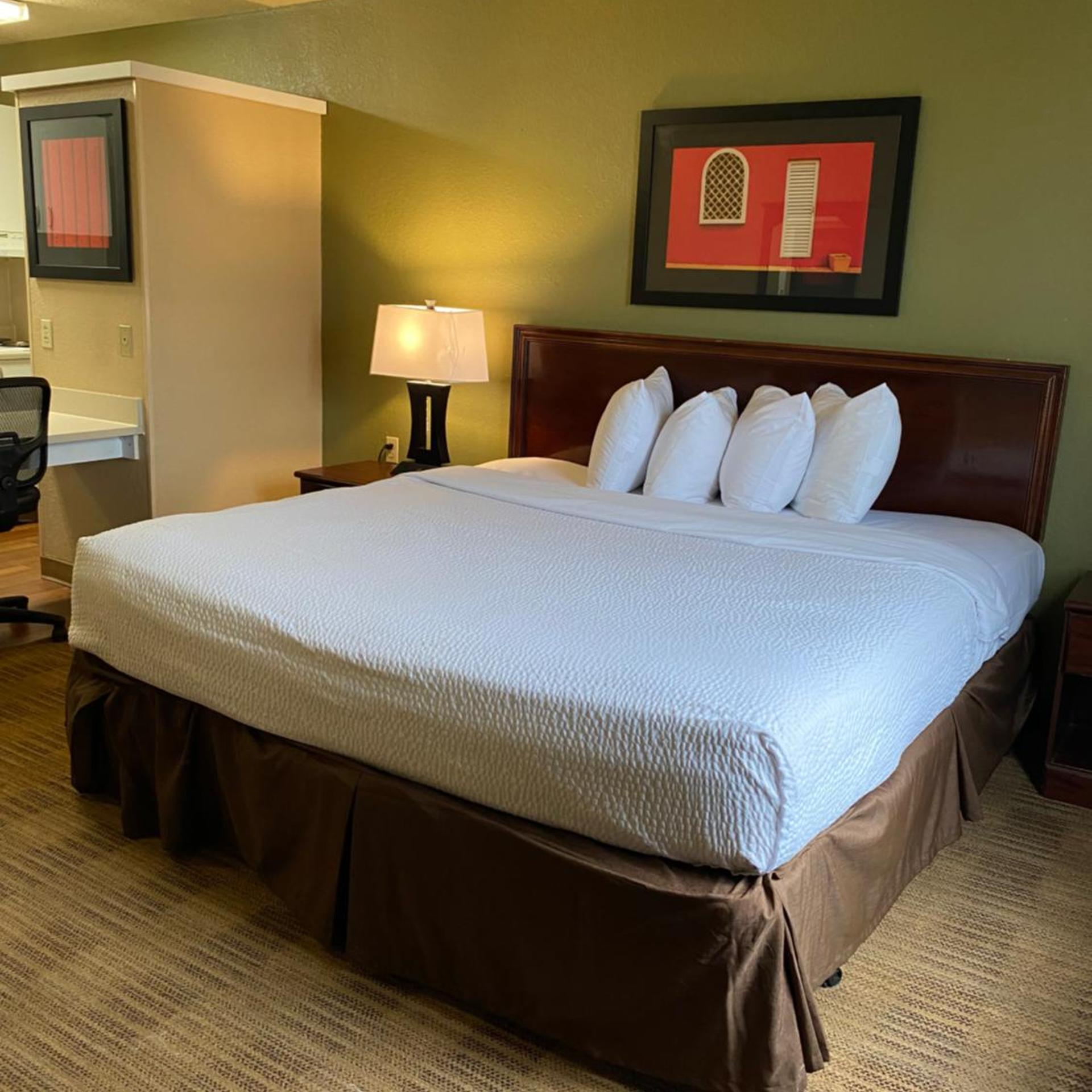 Efficiency, Queen Bed, Pet Friendly, Accessible