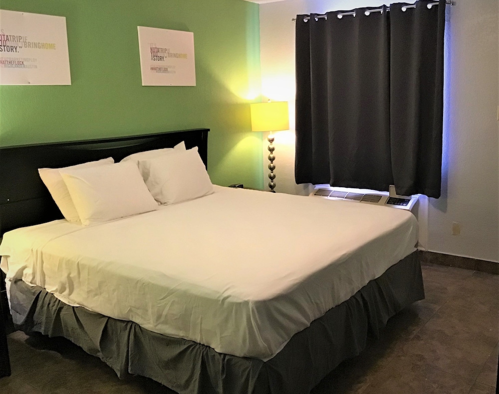 Traditional, Single, King Bed