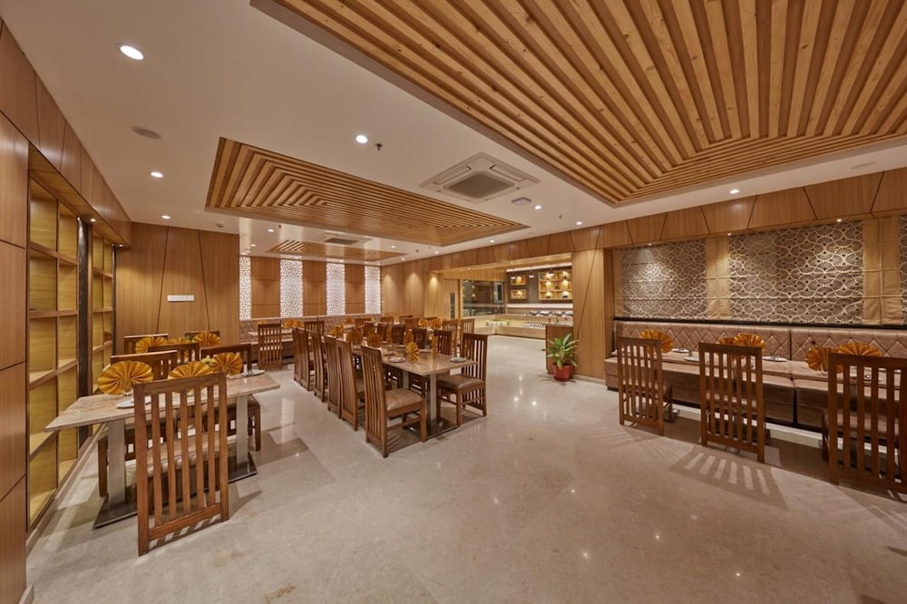 Shivas Galaxy Hotel 36/41