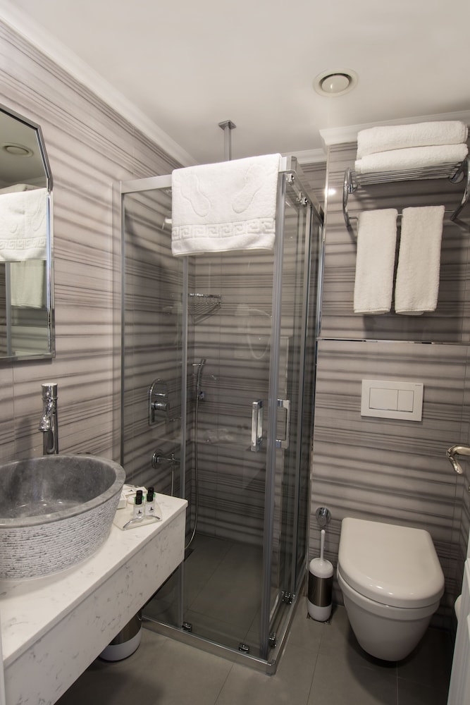 Primero Hotel 62/65