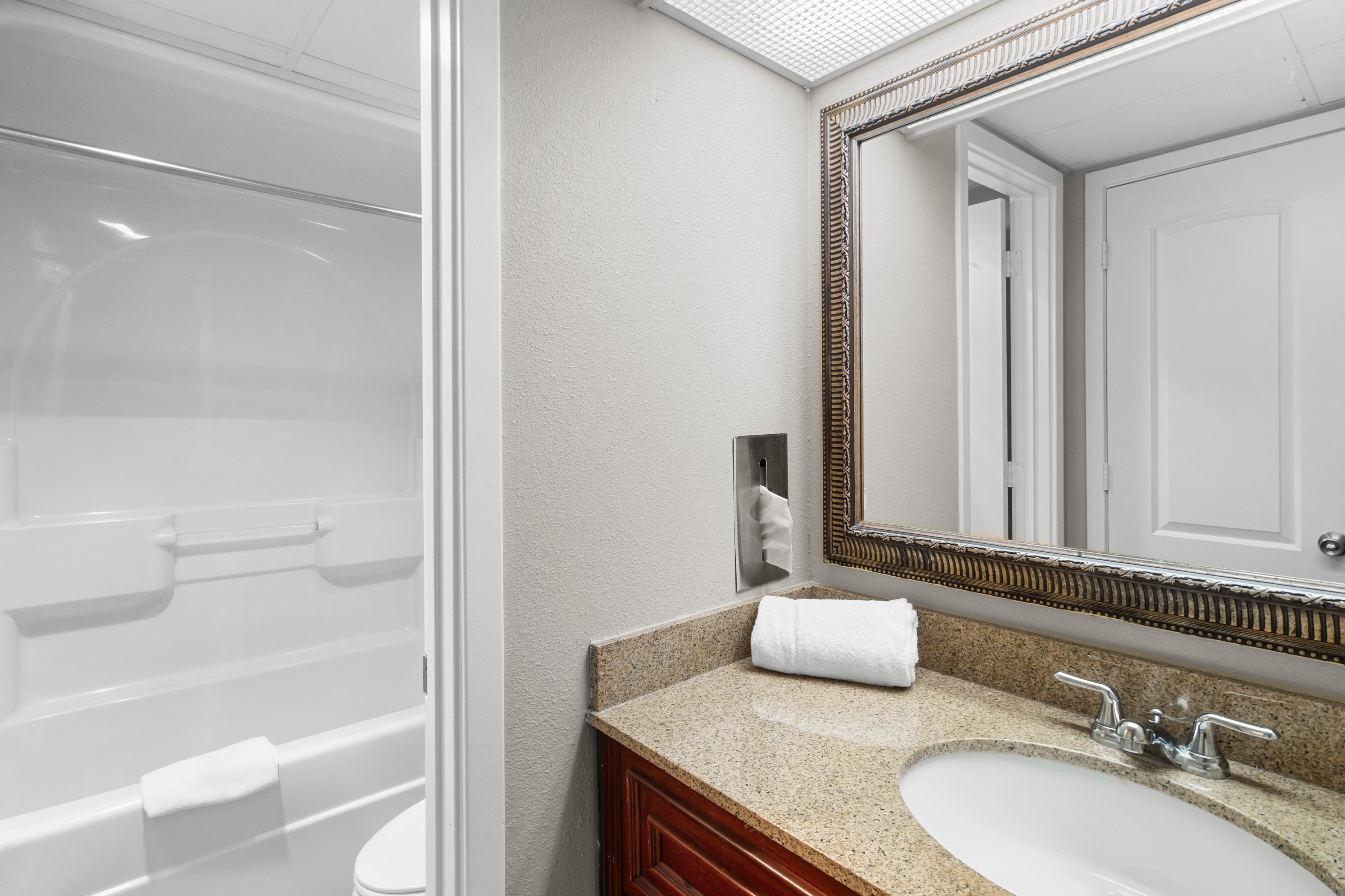 Monterey Bay Suites 80/81