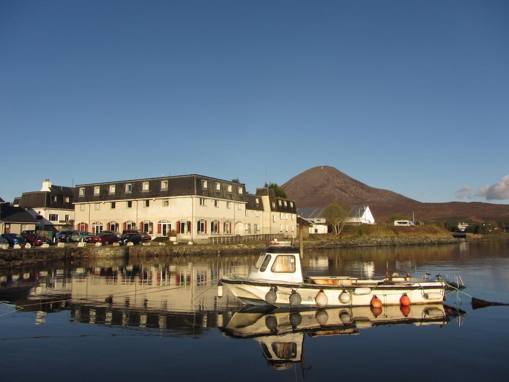 Dunollie Hotel 47/50