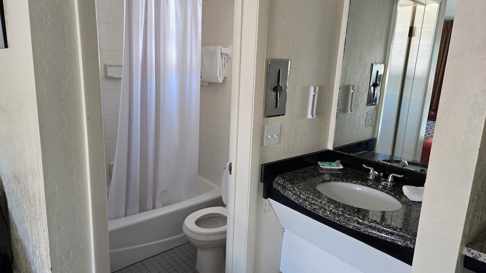 Merida Inn And Suites 47/50