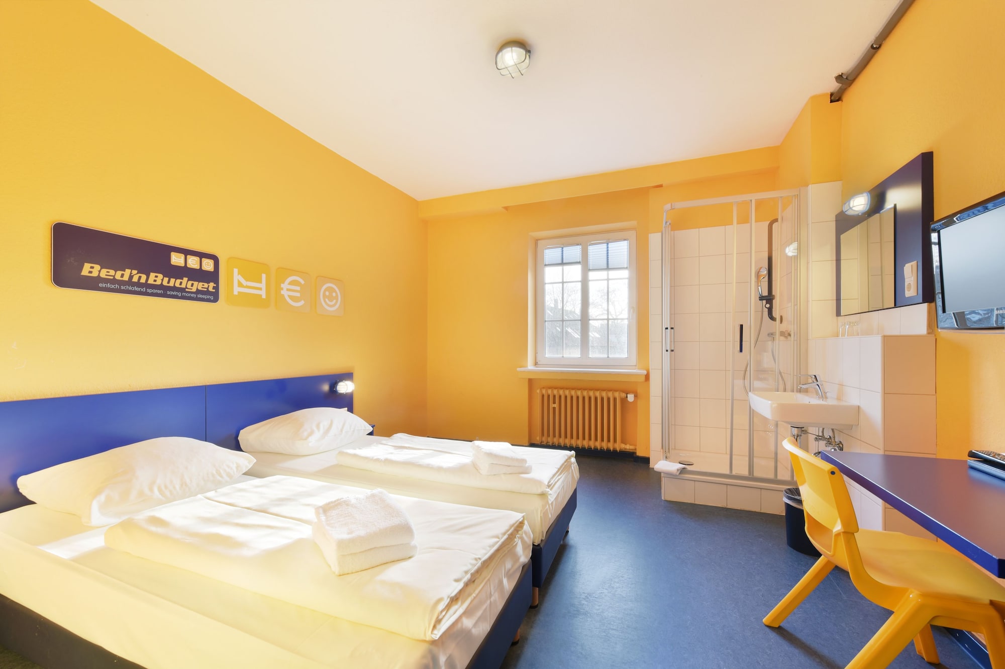 ROOM, DOUBLE BED, PRIVATE ENTRANCE