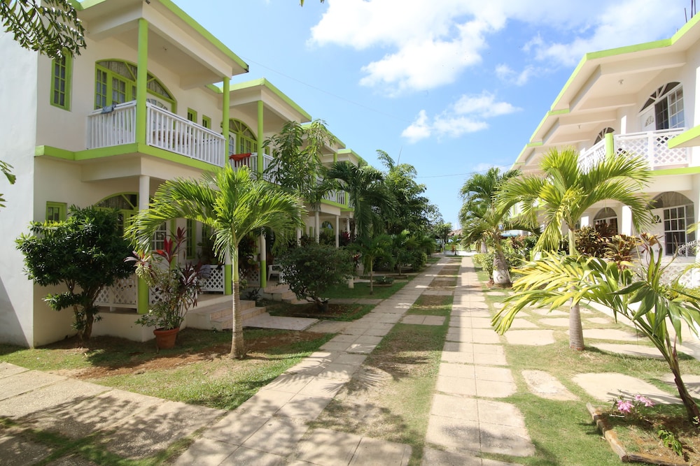 Fun Holiday Beach Resort in NEGRIL