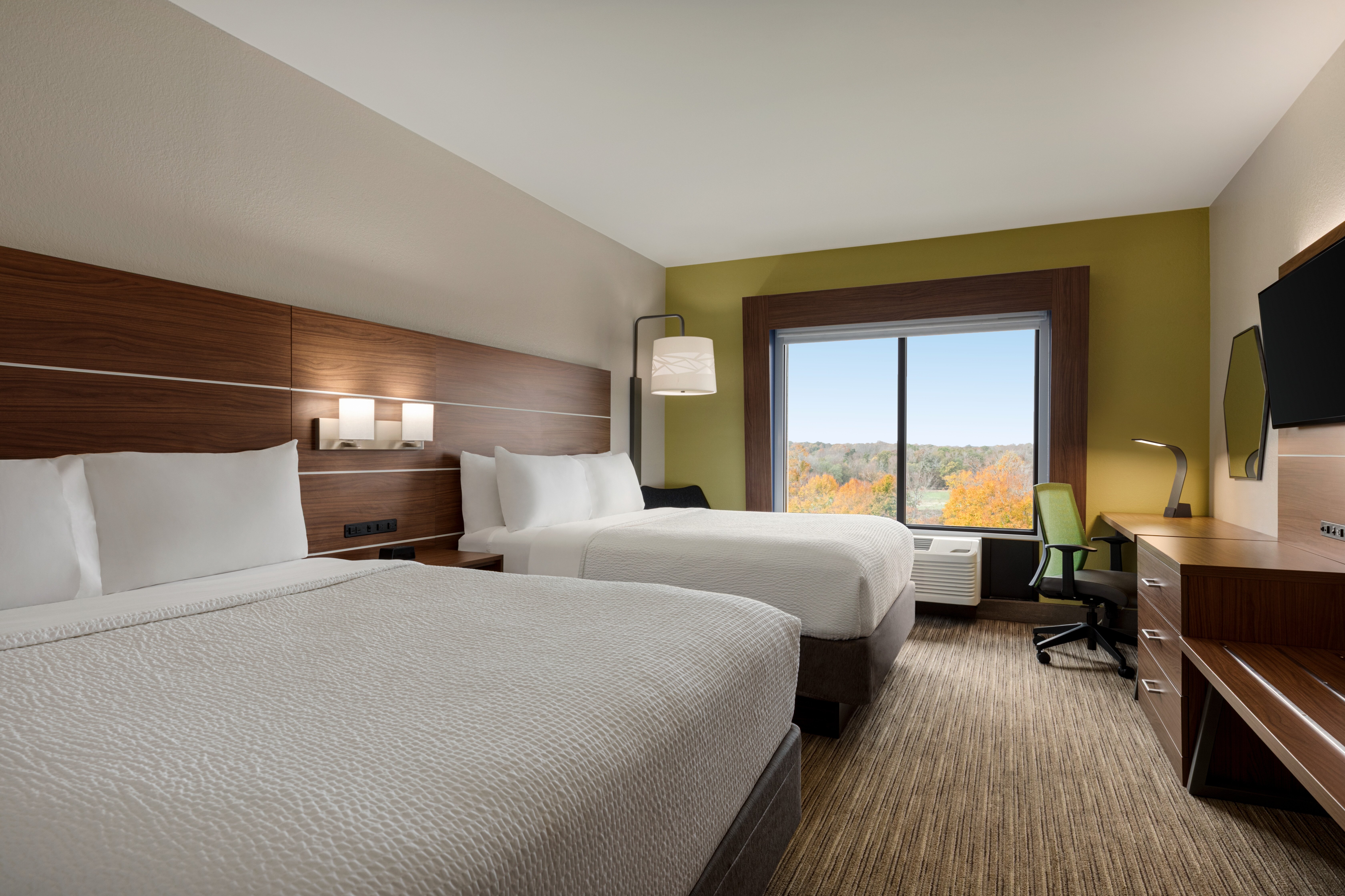 Standard, 2 Queen Beds, Vineyard View