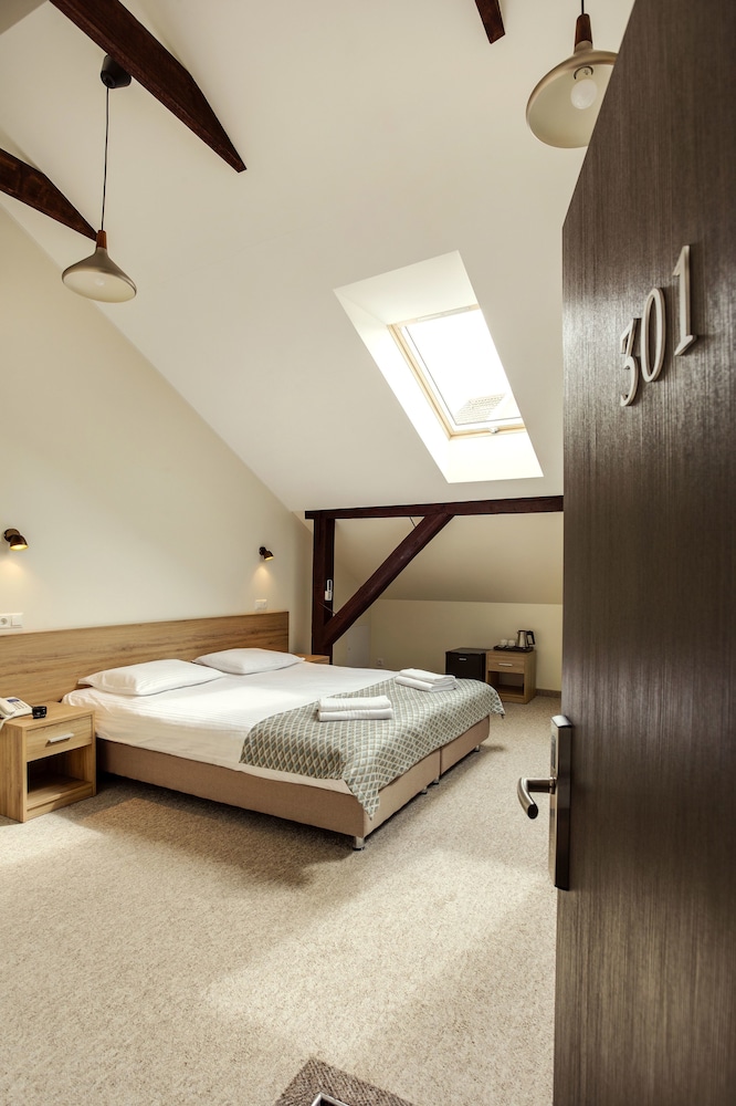 Old Town Trio Hotel 17/54