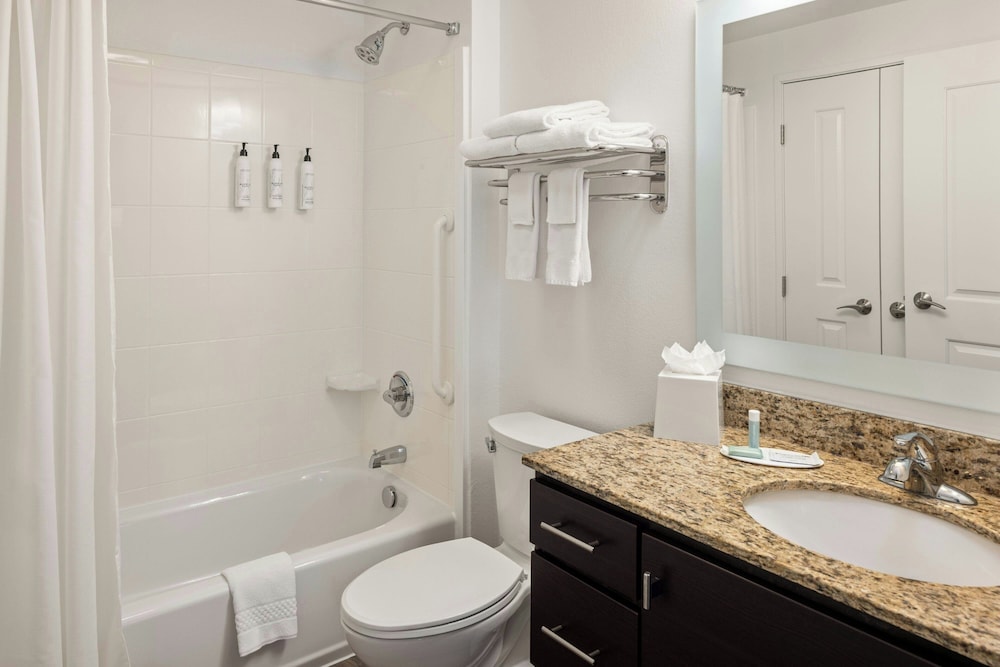 1 Bedroom, Suite, King Bed, Sofa, Accessible, Towneplace Suites Minneapolis Mall of America 3/4