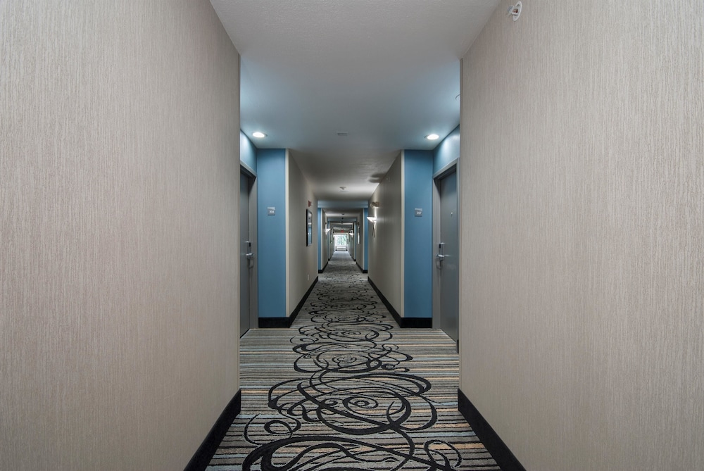Best Western Travelers Rest/Greenville 18/36