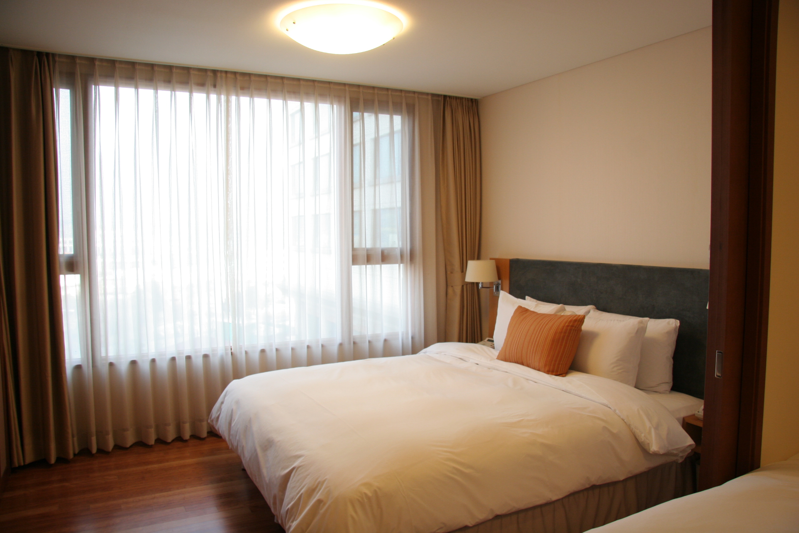 غرفة ديلوكس بسرير مزدوج، Somerset Palace Seoul 2/2