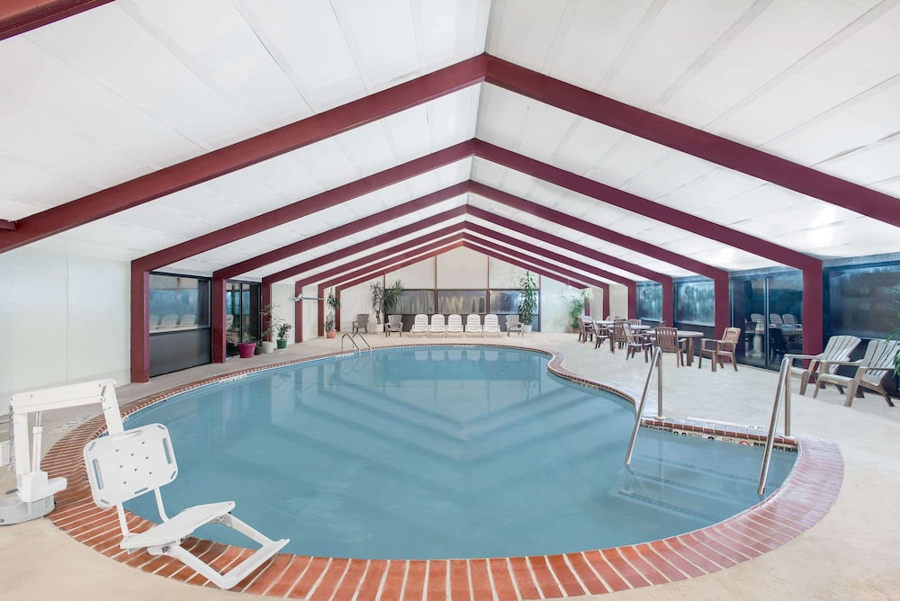 Howard Johnson by Wyndham Saugerties, NY 20/26