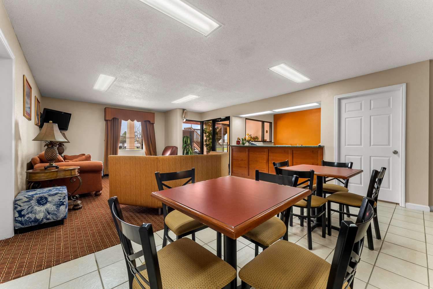 Americas Best Value Inn Montezuma 17/24