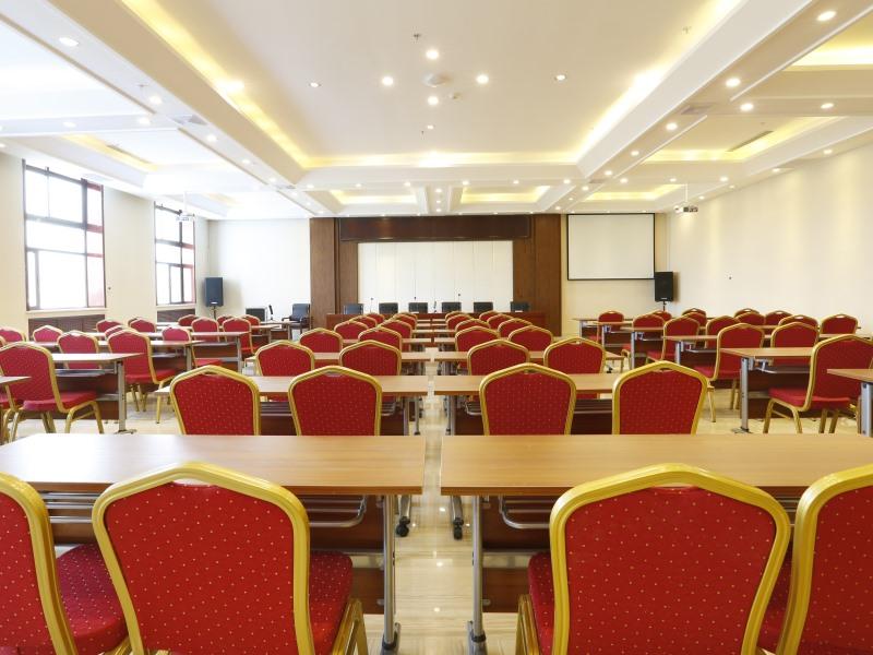 GreenTree Inn LanZhou YanBei Road United University Express Hotel 25/32