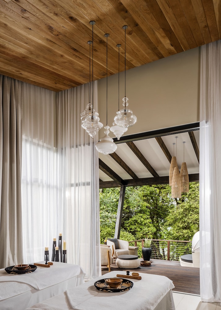 Nyungwe Tea Forest Resort 24/71