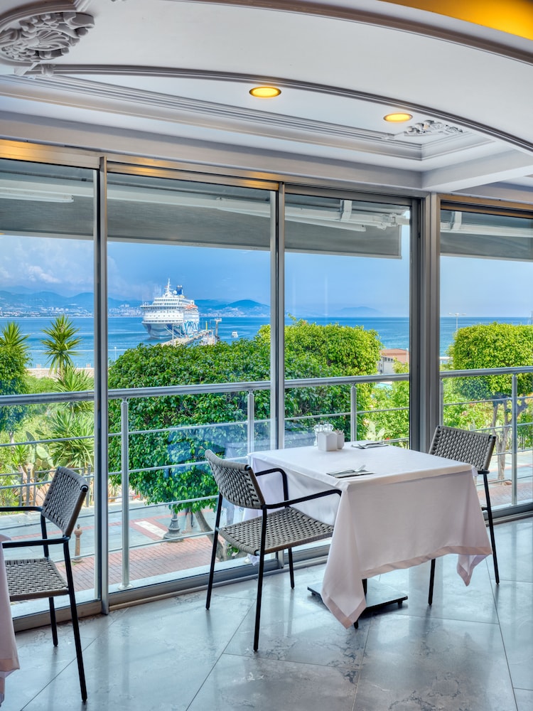 Numa Port Hotel 28/73