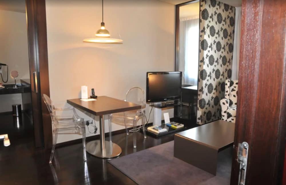 Maroa Hotel Ex Hotel America Vigo 35/48