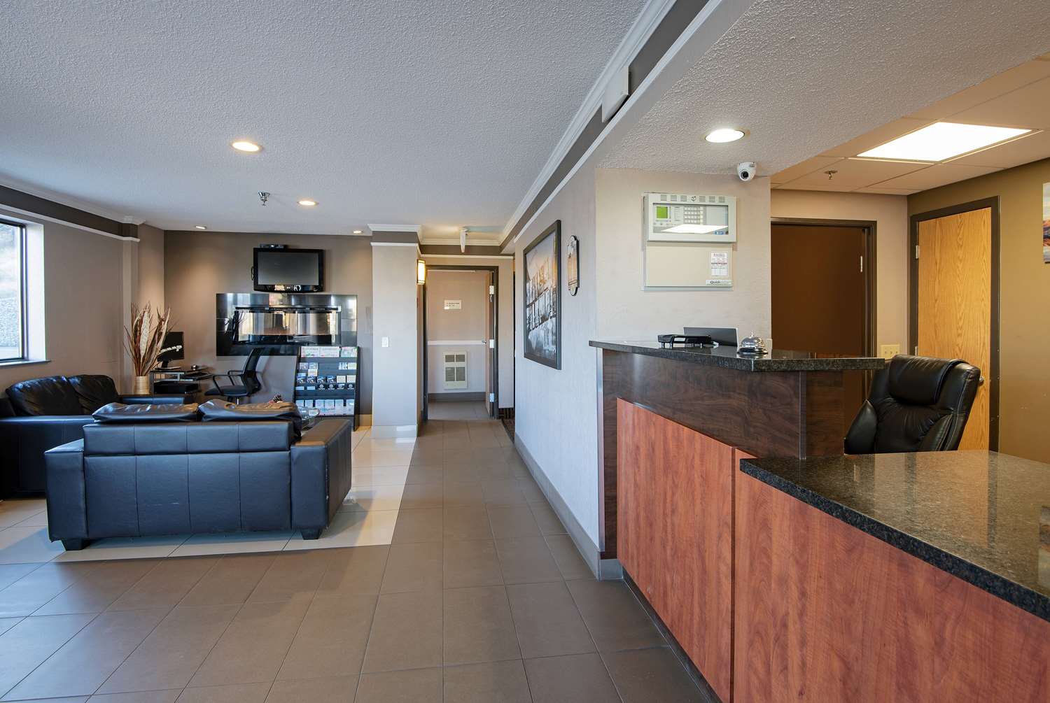 Super 8 by Wyndham Kamloops On The Hill 1/19
