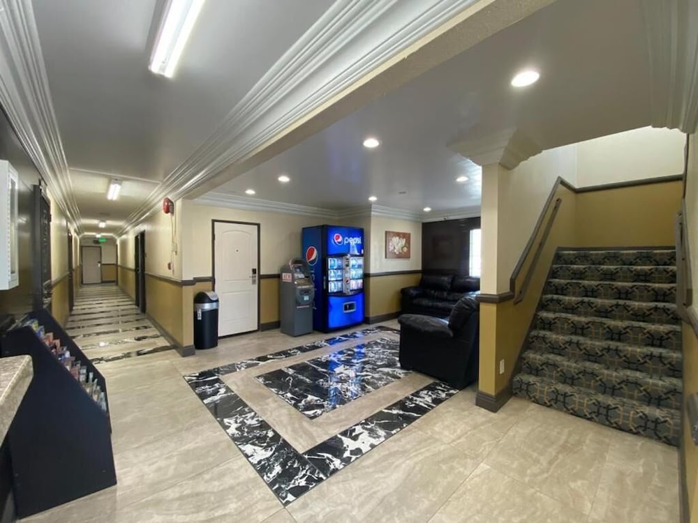 Patio Motel 22/44