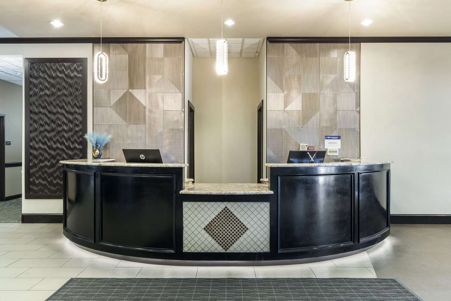 Best Western Plus Texoma Hotel and Suites 5/44