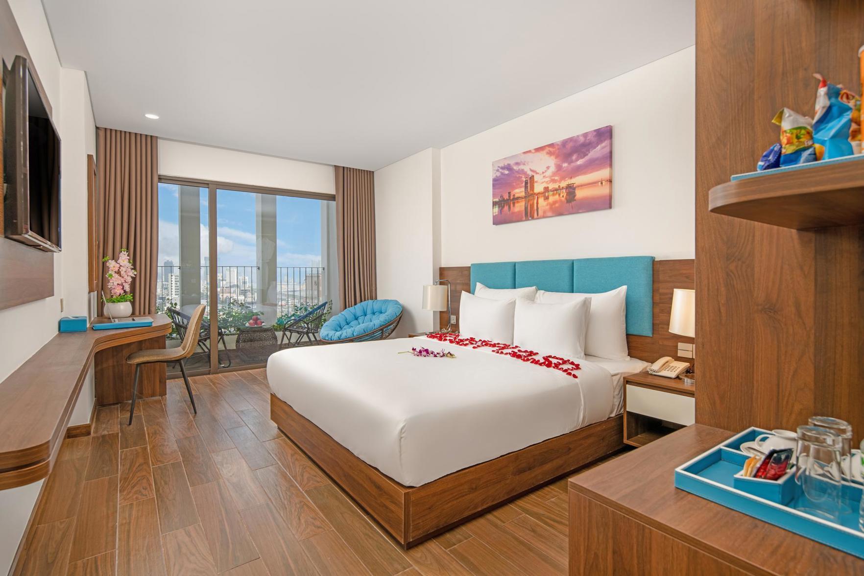 Gold, Premium, Suite, Queen Bed