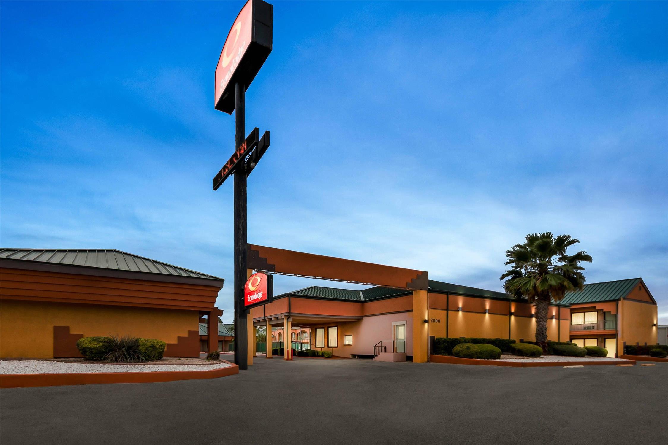 Econo Lodge Del Rio, TX 18/20