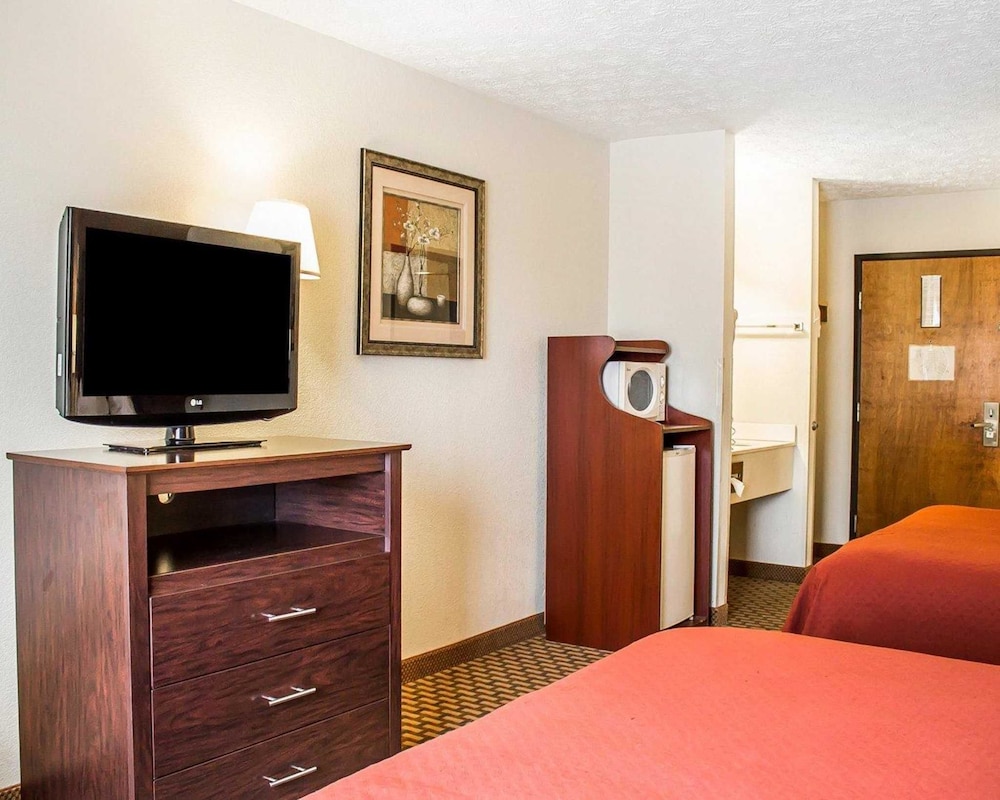 Quality Inn Elyria 19/35