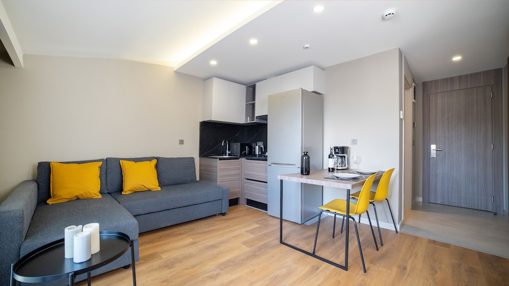 Vesta Suites 25/50