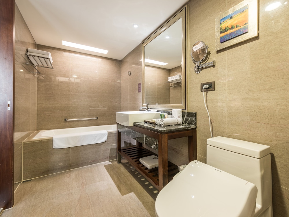 جناح سوبيريور بسرير مزدوج، Royal Biz Taipei 2/2