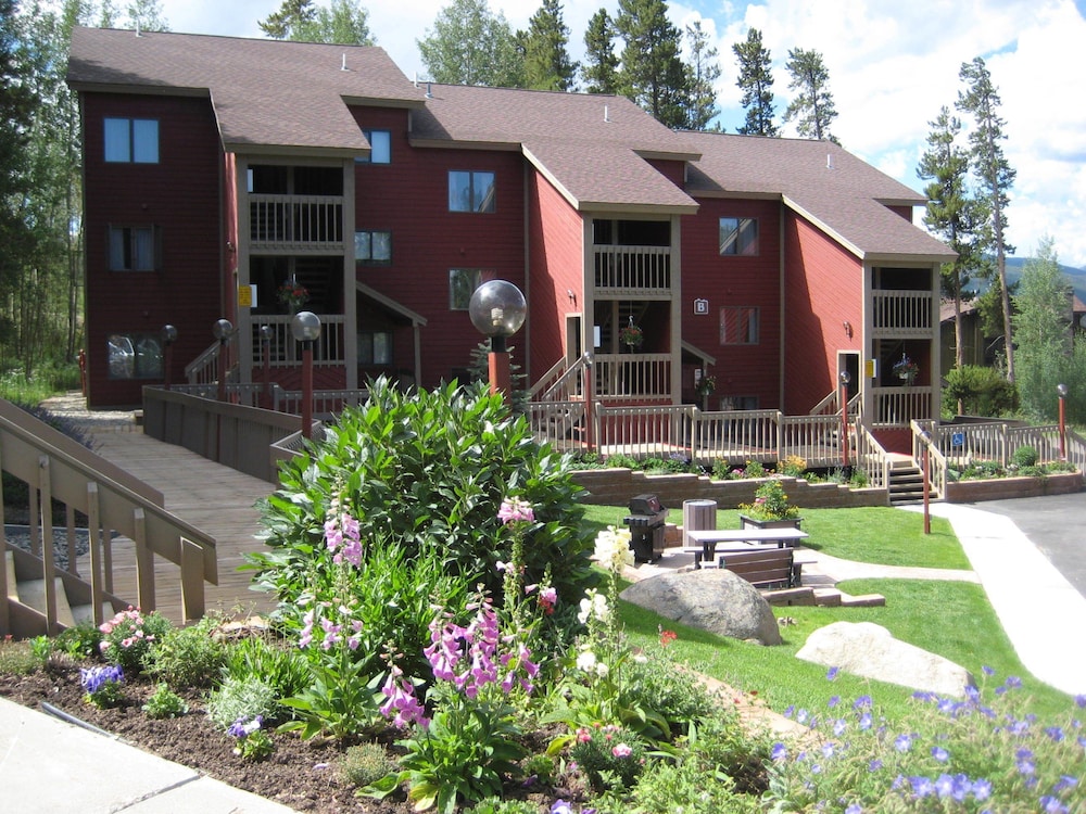 Indian Peaks Resort 4/50