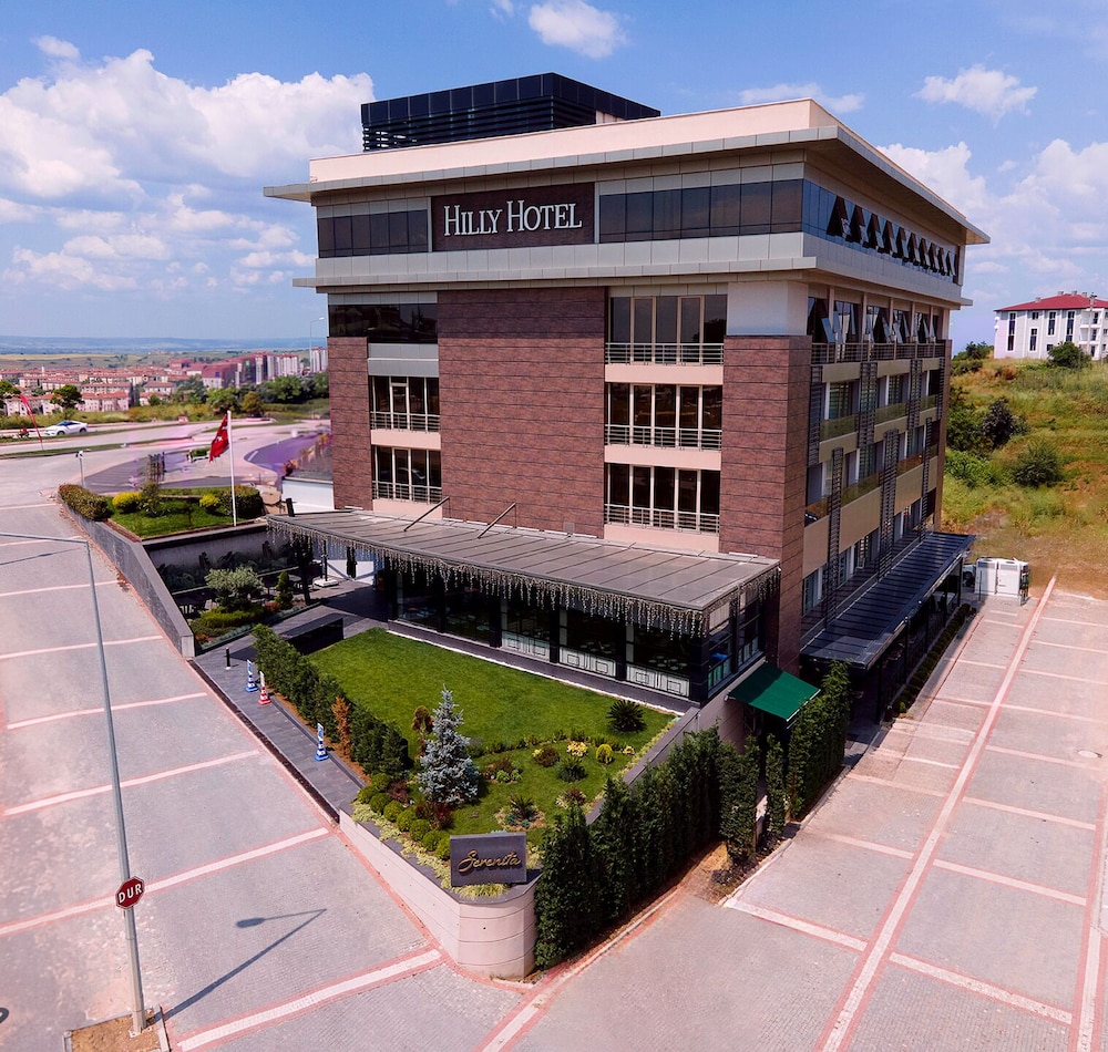 Hilly Hotel 47/71
