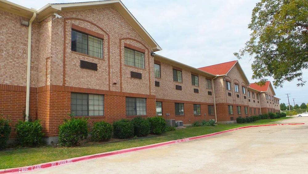 Sleep Inn Cedar Hill, TX 4/51