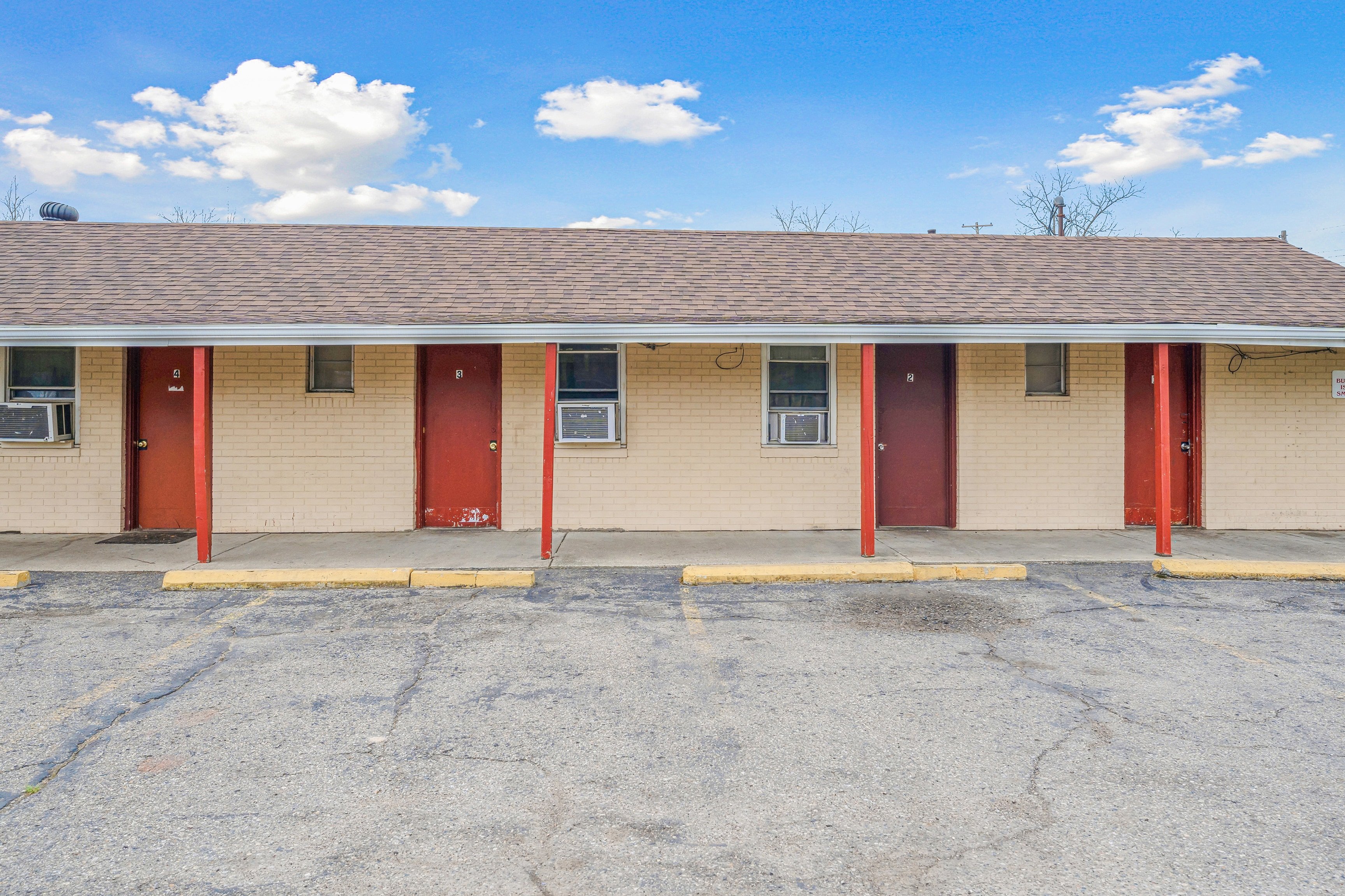 Flint Motel by OYO MI Near I-475 65/70