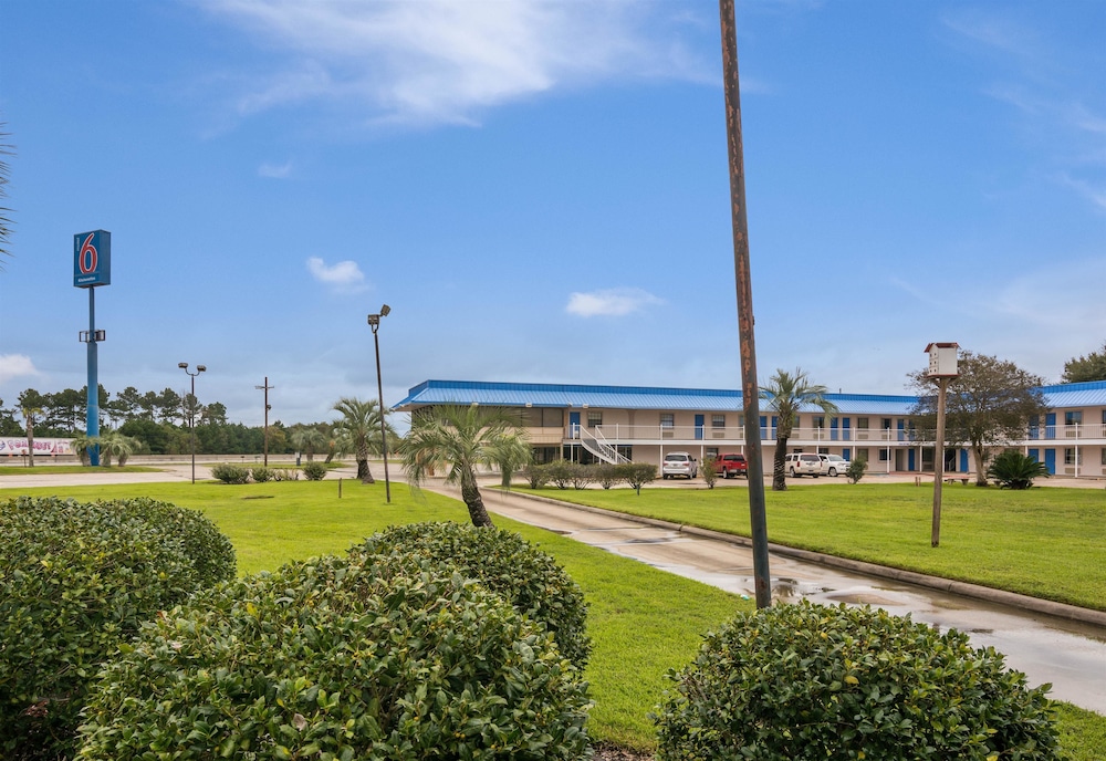 Motel6 Winnie Tx 55/66