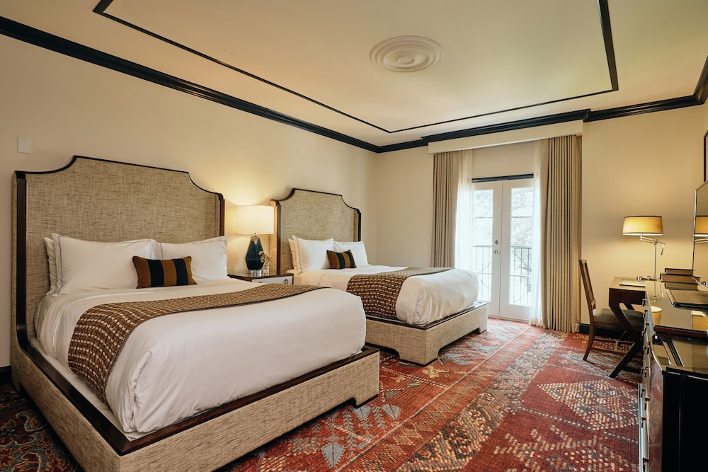 Standard, 2 Queen Beds