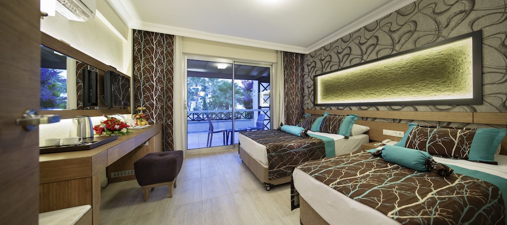 Saphir Hotel And Villas 67/90