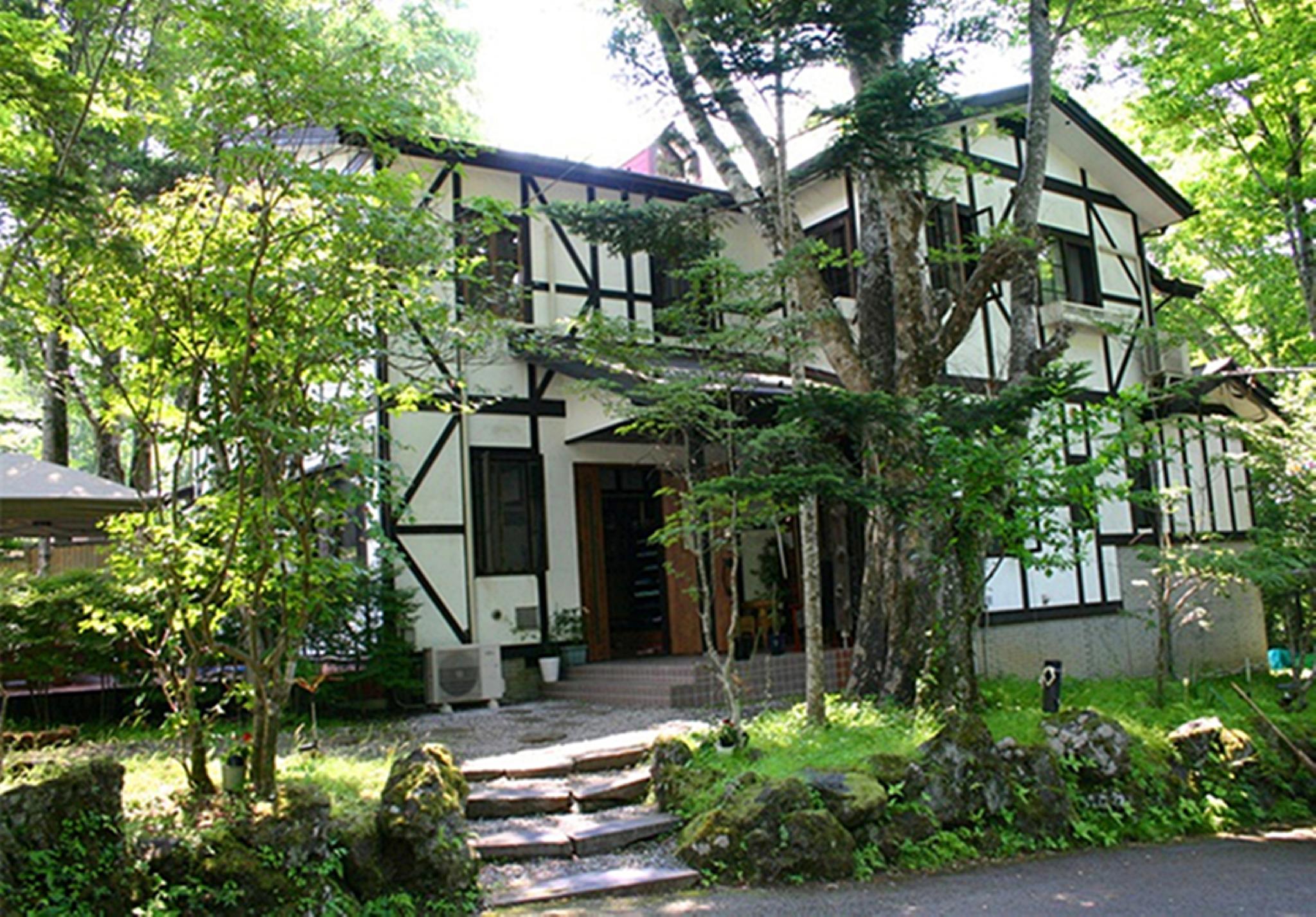 Connecting, Standard, Triple, Mountain View, Main Building