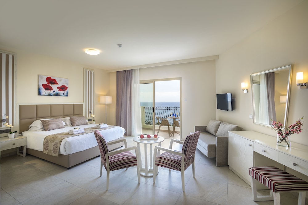 Aquamare Beach Hotel & Spa 7/61