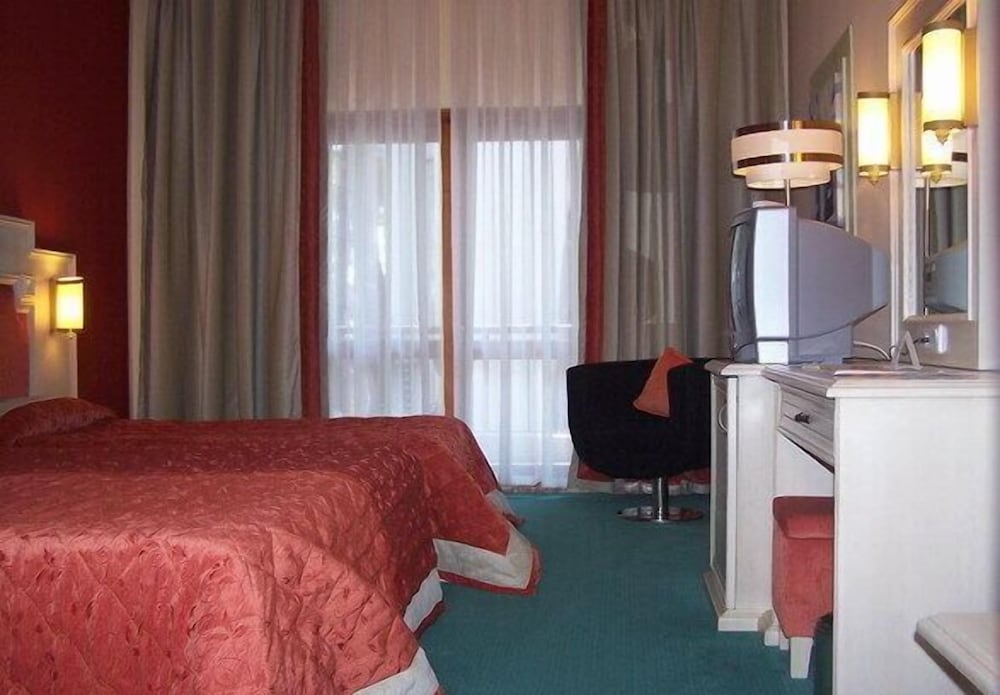 Club Boran Mare Beach 12/50