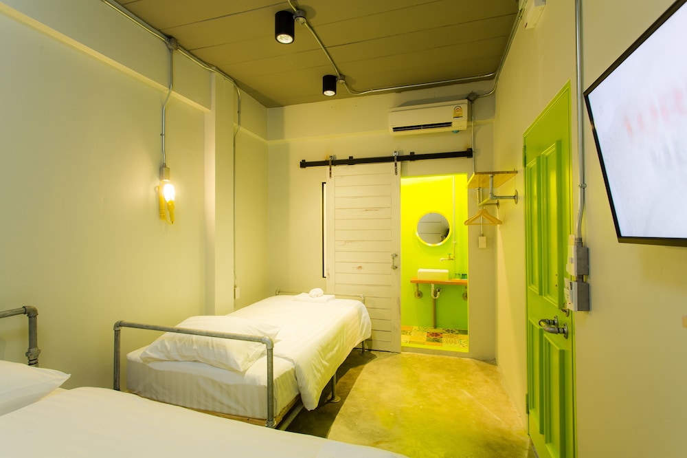 ROOM, TRIPLE