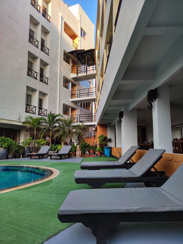 The Chanthong Residence and Hotel Pattaya 21/24
