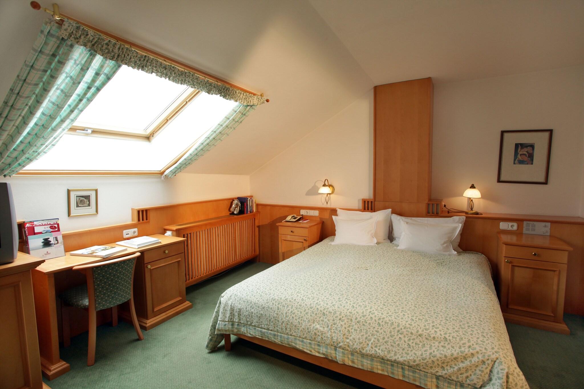 Room, Double Bed, Lake View