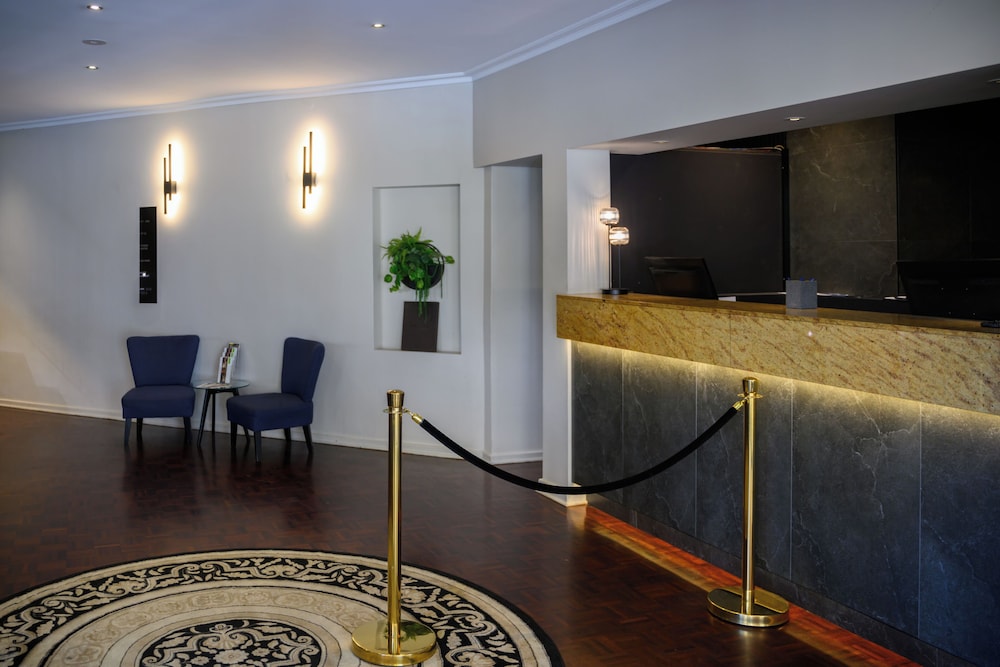 Crest On Barkly Serviced Apartments photo5