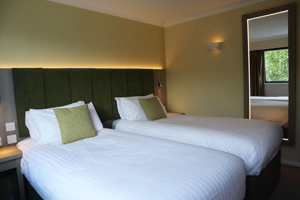 Executive, Twin Beds