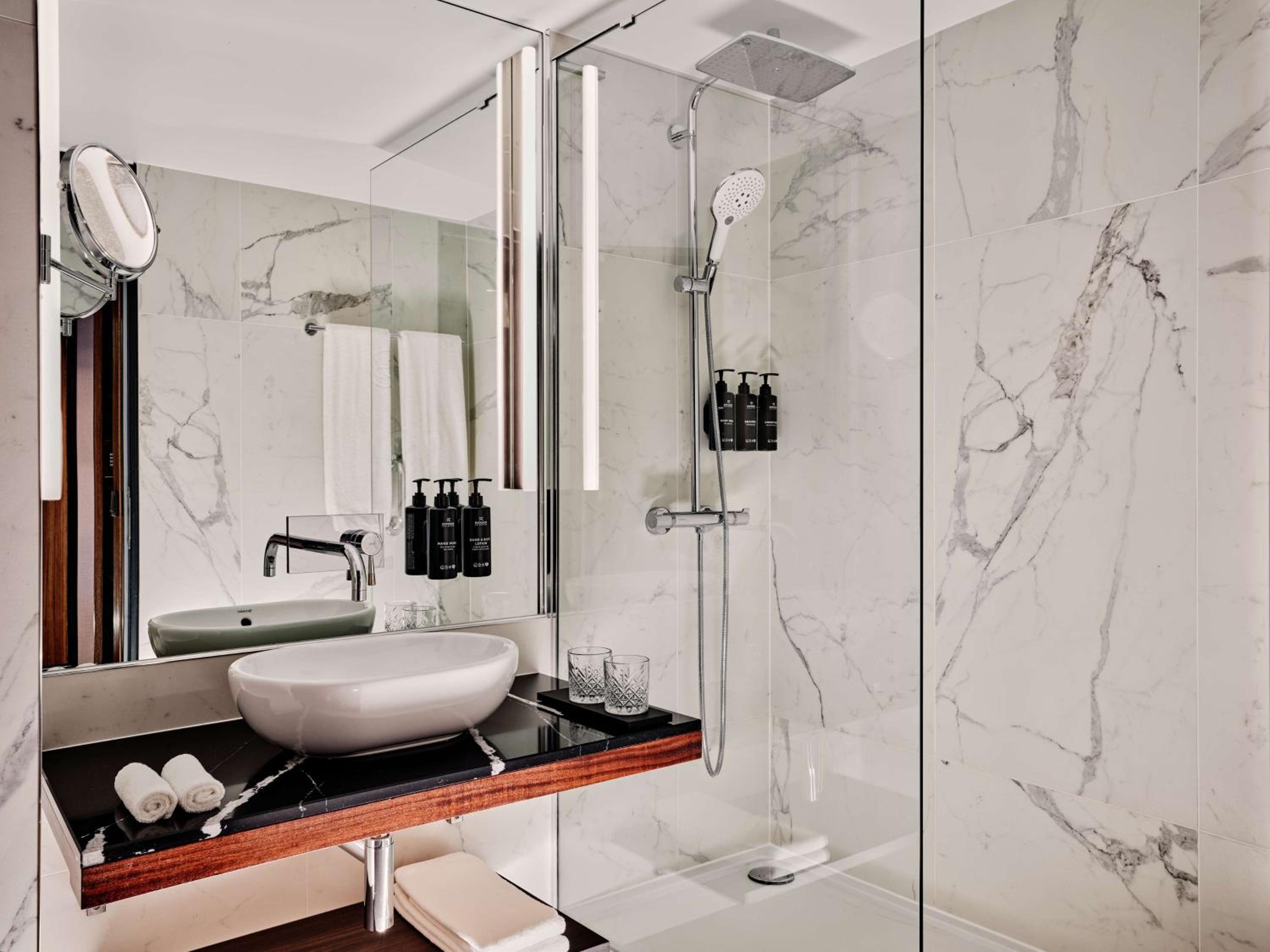 Collection, Premium, Single Bed, Cathedral View, Balcony، Radisson Collection Hotel, Berlin 7/7