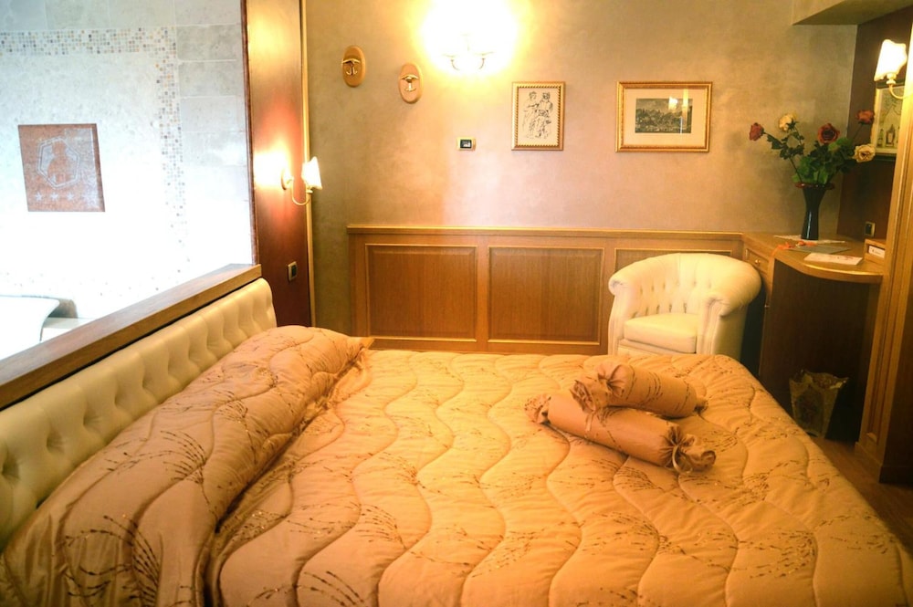 Hotel Tesoretto 8/37