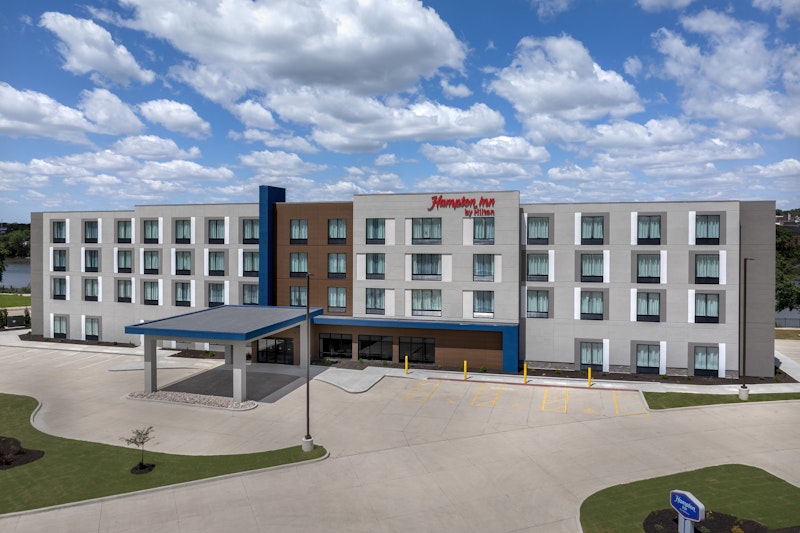 Hampton Inn by Hilton East Peoria 2/22