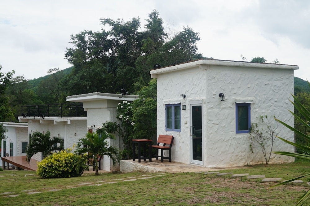 Whiterock Resort Pakchong 10/48