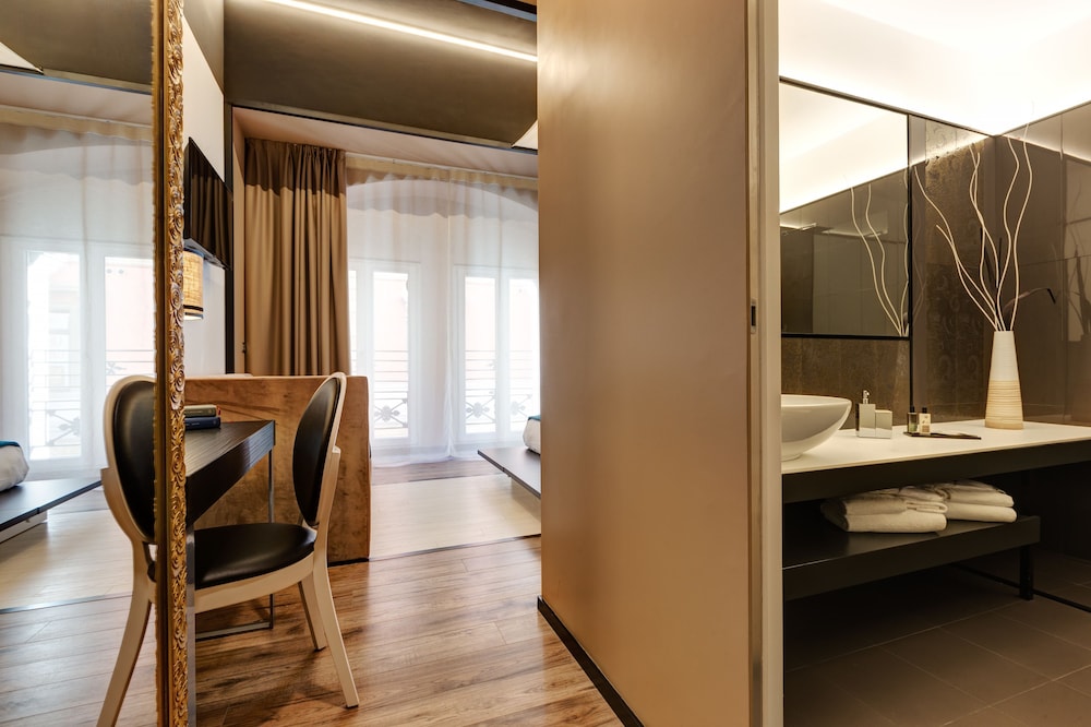 Dharma Luxury Hotel & Spa 67/70